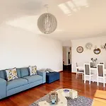 Time House By Lovelystay Apartment