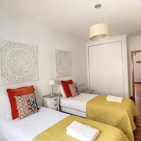 Time House By Lovelystay Apartament