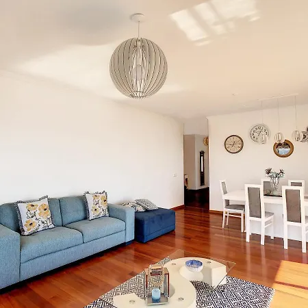Time House By Lovelystay Apartment
