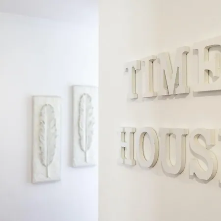 Time House By Lovelystay Apartment