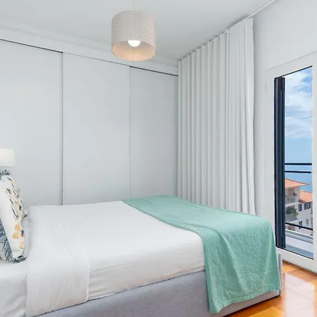 Apartment Time House By Lovelystay Canico (Madeira)