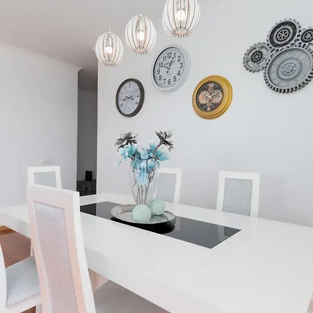 Time House By Lovelystay Apartment *