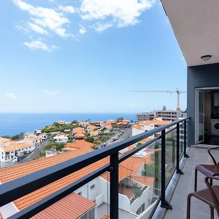 Time House By Lovelystay Apartment