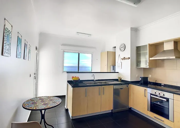 Apartment Time House By Lovelystay Canico (Madeira)