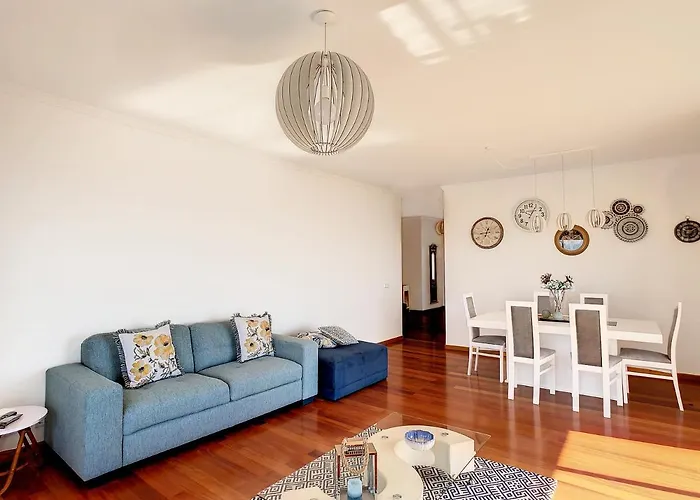 Time House By Lovelystay Apartment